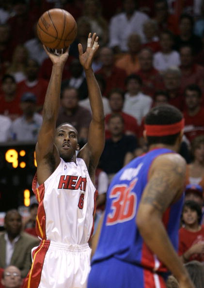 并展示了强 并展示了强