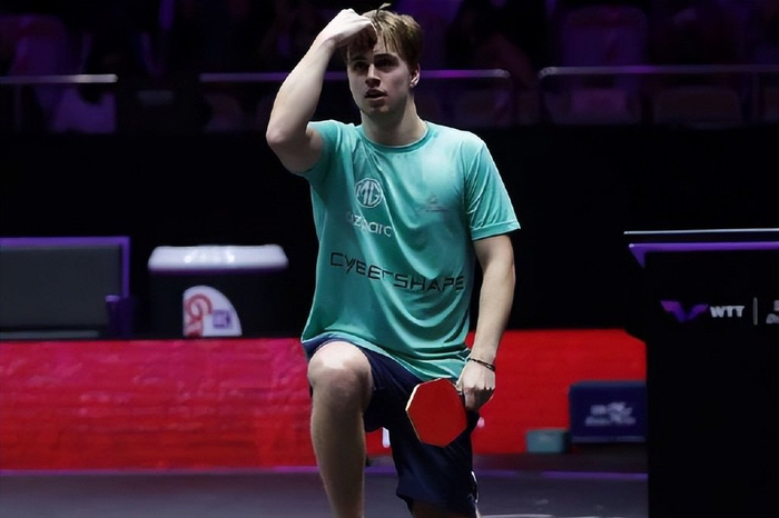 更加注重外 更加注重外