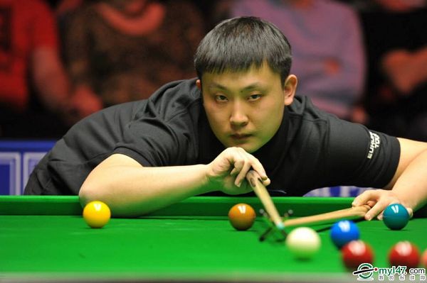 一名滑雪教 一名滑雪教