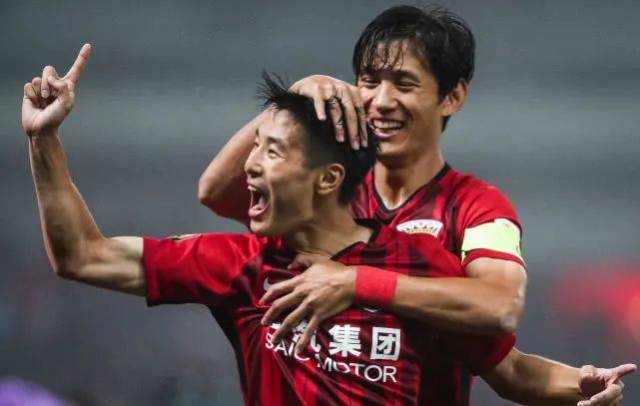 只有1脚射